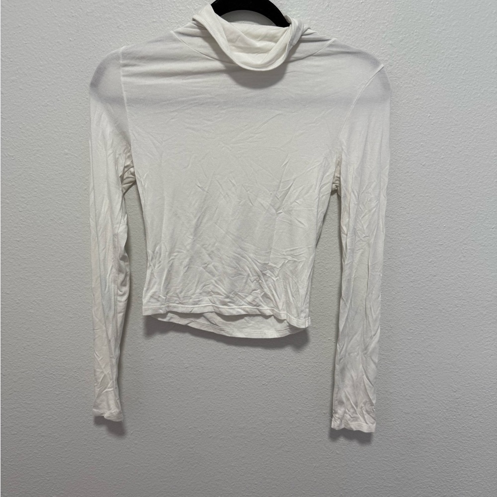 Emma & Sam Cream Sheer Cropped Turtleneck Size Small - Picture 4 of 4